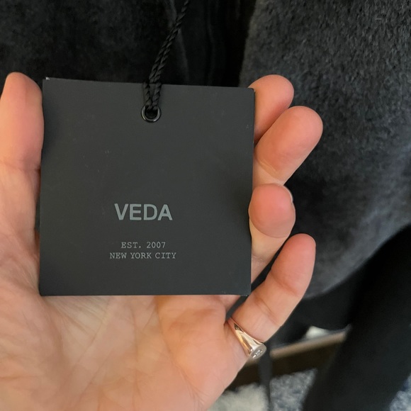 VEDA shearling and leather vest - Picture 3 of 10